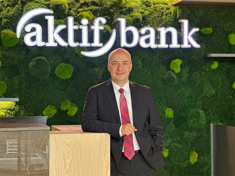 Aktif Bank Müşteri Çözümleri Genel Müdür Yardımcısı Erkut Baloğlu, "Müşteri odaklılık, esneklik ve bankacılık uzmanlığı en önemli varlıklarımız. Kendi içimizde süreçlerimizi ve servislerimizi sürekli geliştiren yapılarımız var." 