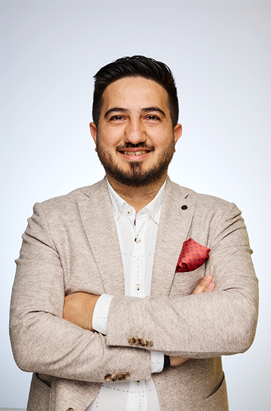 Insha Ventures Genel Müdürü Hasan Sami Bayansar, “Semosis, Insha Ventures bünyesinde doğup, fikir aşamasından spin-off aşamasına taşınarak; bugün yoluna Semosis Finansal Teknolojiler A. Ş. olarak devam ediyor. Semosis bu anlamda Insha Ventures’ın Venture Builder konseptinin ilk meyvesi.”